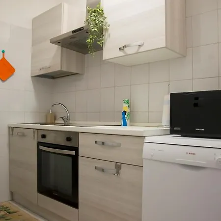Apartment Viale Sardegna - Basement House