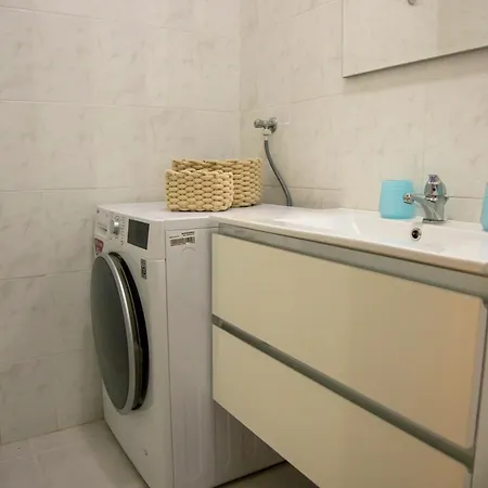 Apartment Viale Sardegna - Basement House *