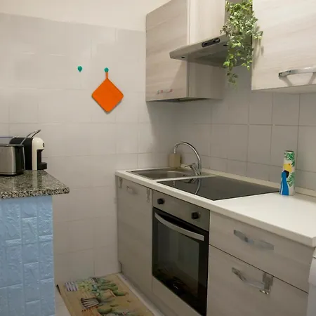 Viale Sardegna - Basement House Apartmán