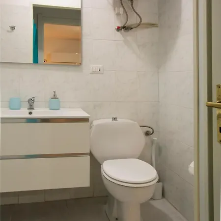 Viale Sardegna - Basement House Apartmán *